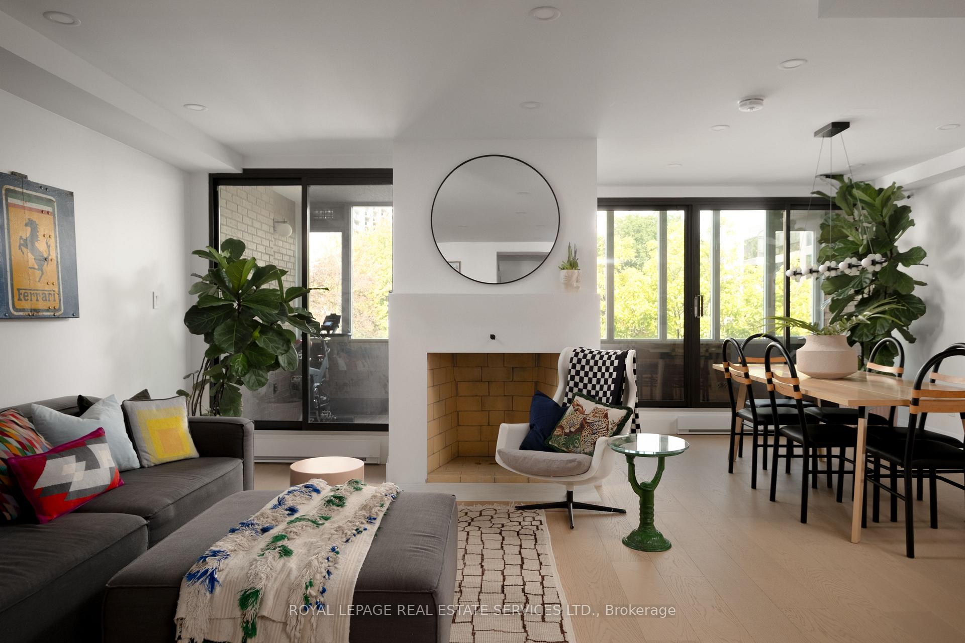 Photo 3 of Unit 402, 349 St. Clair Avenue W, Toronto, Casa Loma — HOMEH