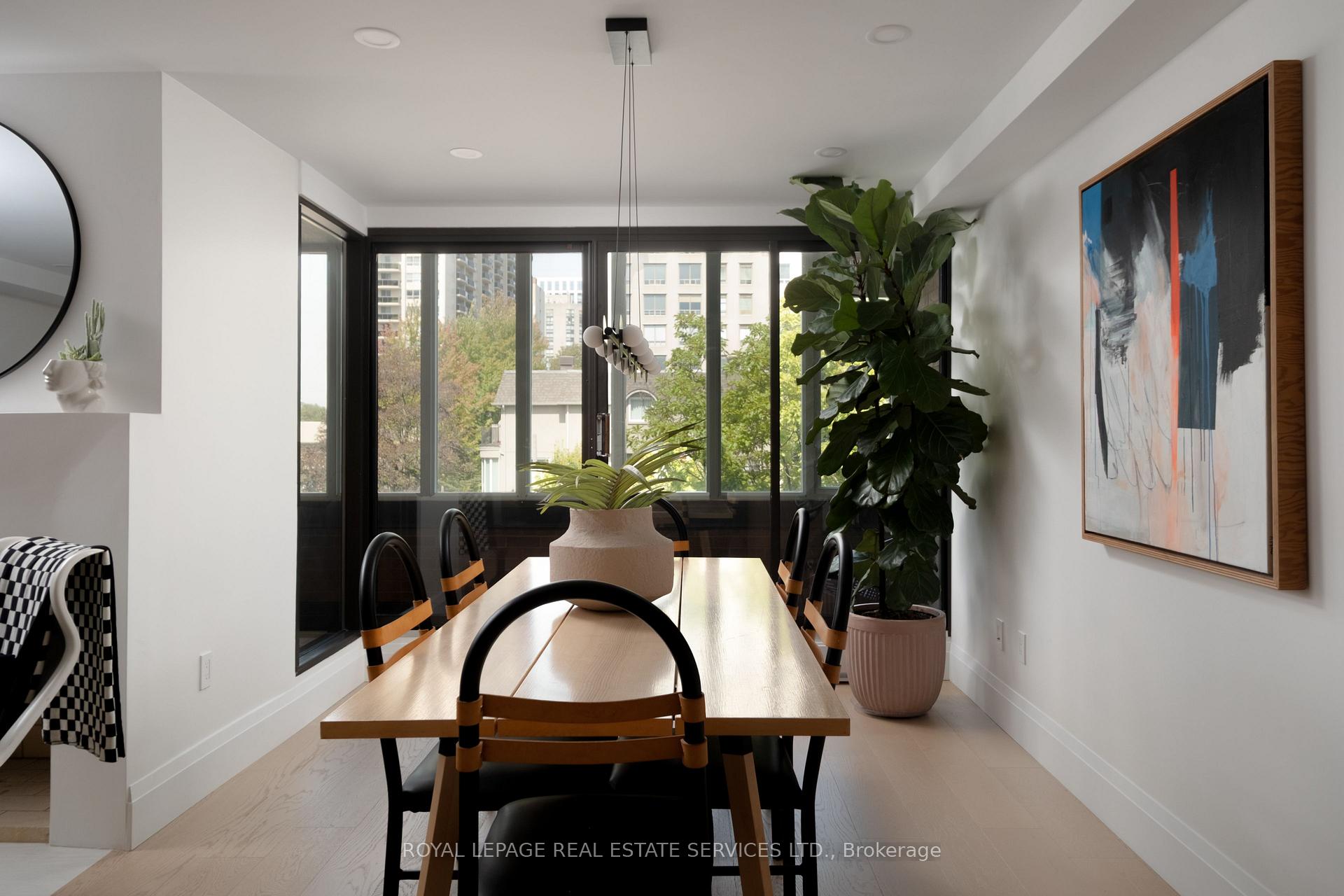 Photo 7 of Unit 402, 349 St. Clair Avenue W, Toronto, Casa Loma — HOMEH