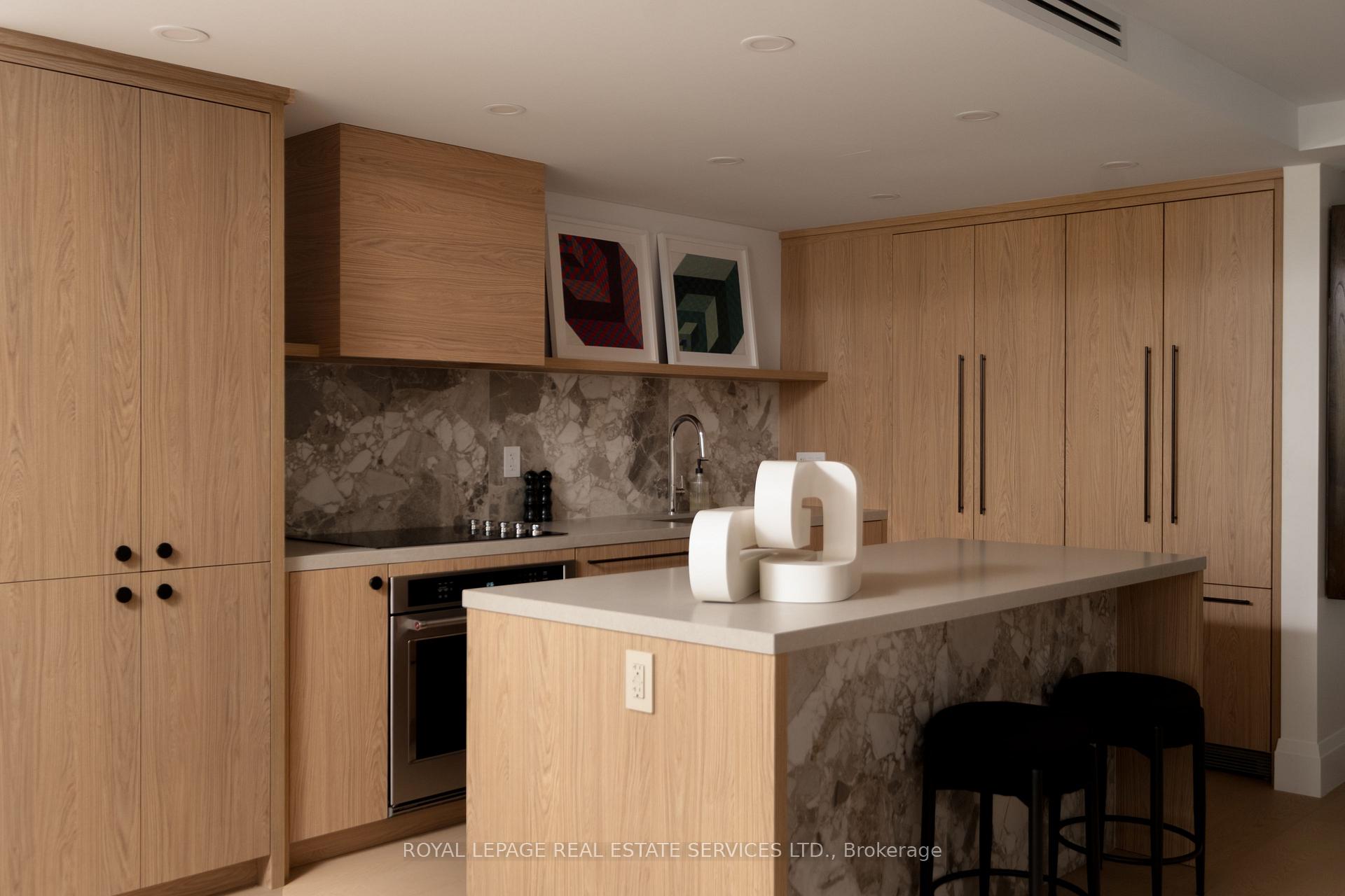 Photo 9 of Unit 402, 349 St. Clair Avenue W, Toronto, Casa Loma — HOMEH