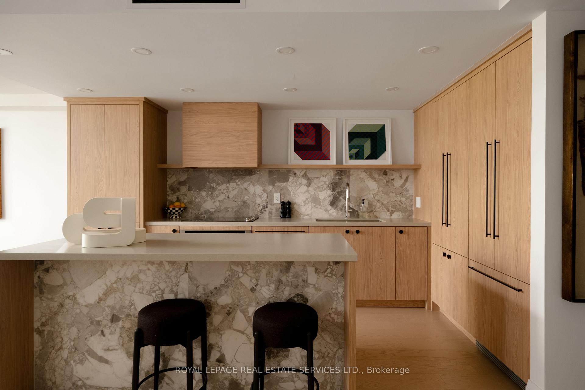 Photo 12 of Unit 402, 349 St. Clair Avenue W, Toronto, Casa Loma — HOMEH