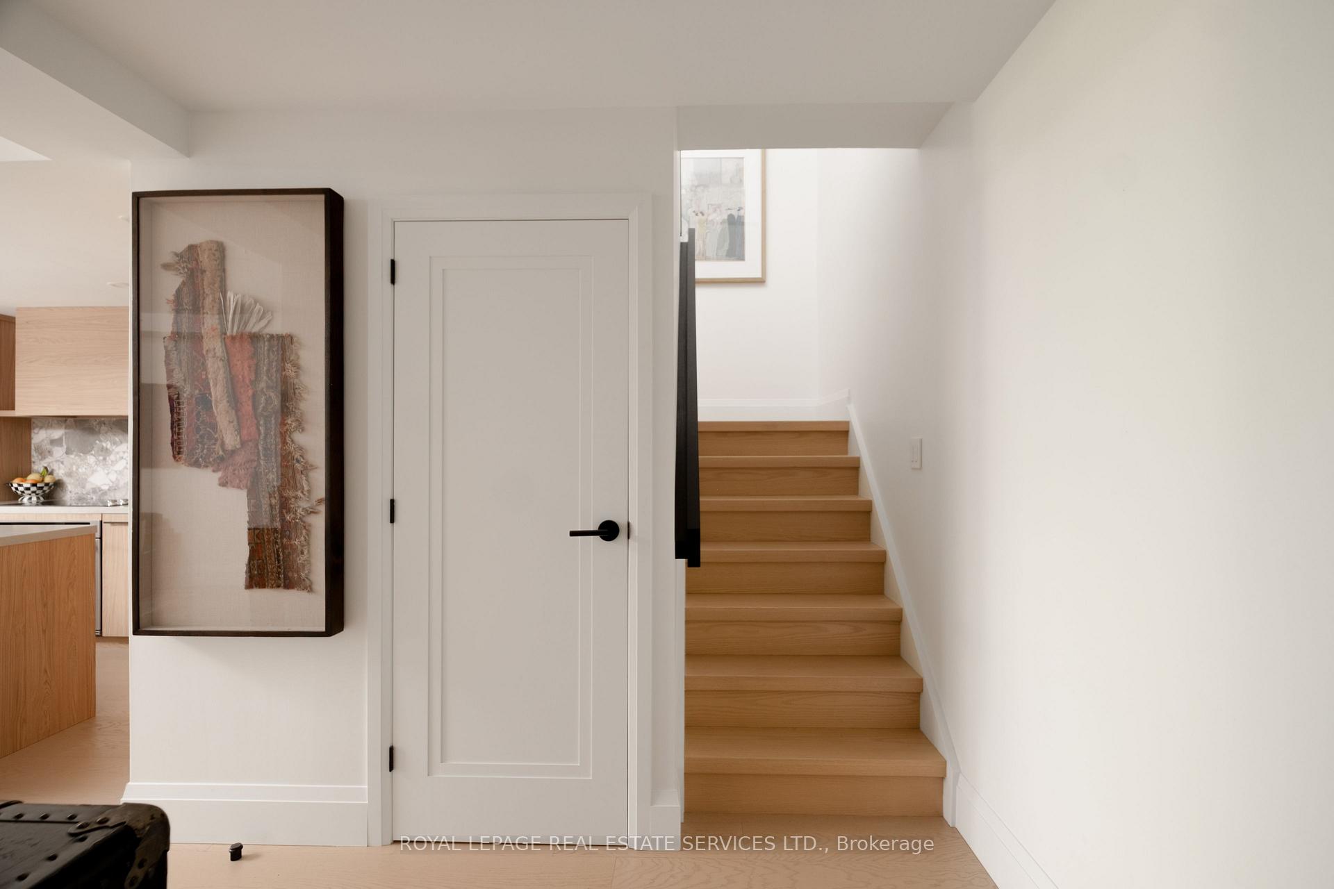 Photo 14 of Unit 402, 349 St. Clair Avenue W, Toronto, Casa Loma — HOMEH