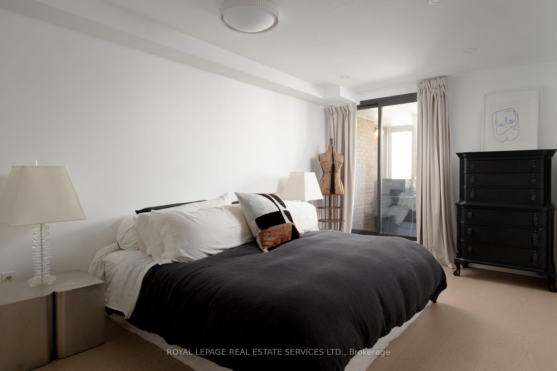 Photo 15 of Unit 402, 349 St. Clair Avenue W, Toronto, Casa Loma — HOMEH