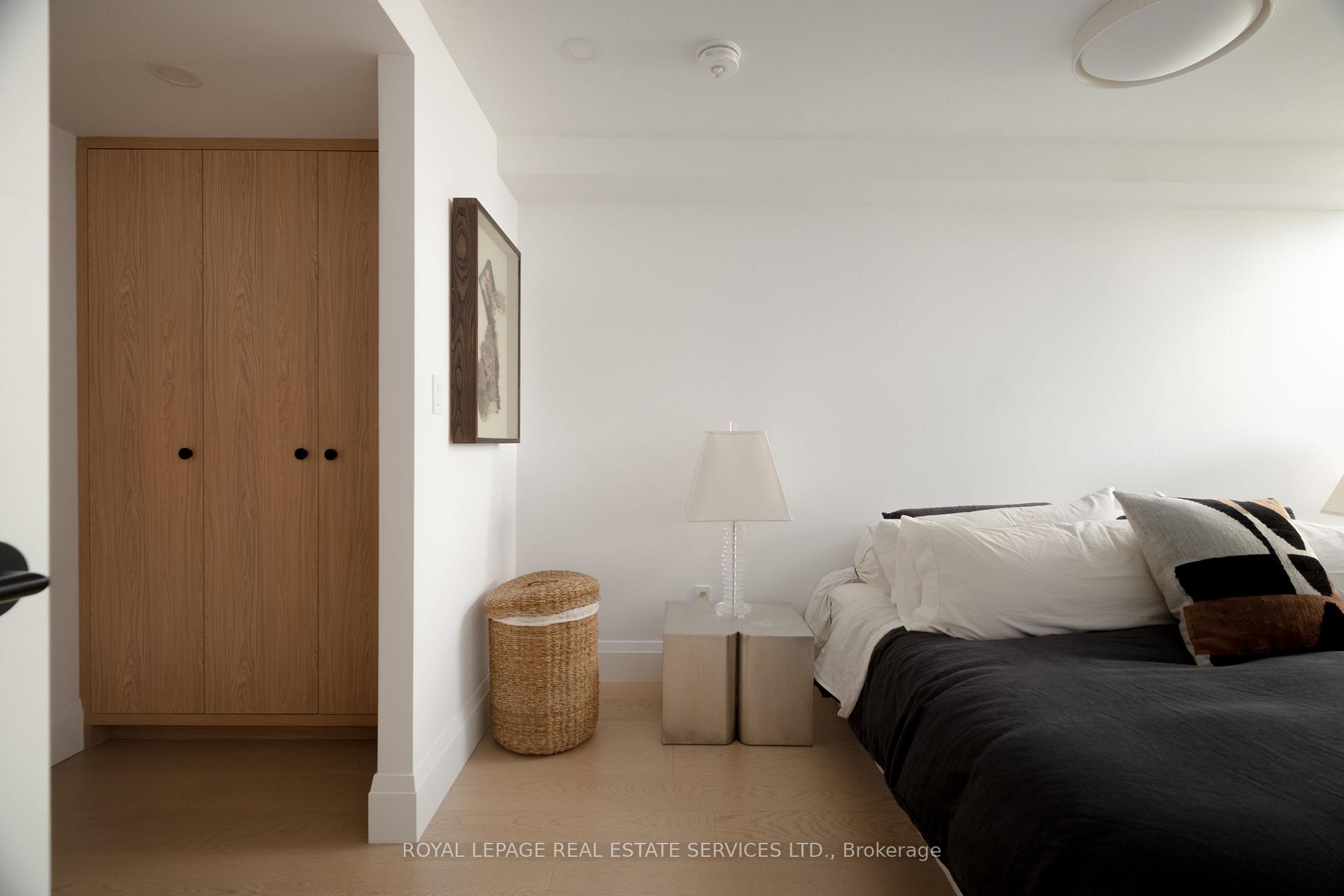 Photo 16 of Unit 402, 349 St. Clair Avenue W, Toronto, Casa Loma — HOMEH