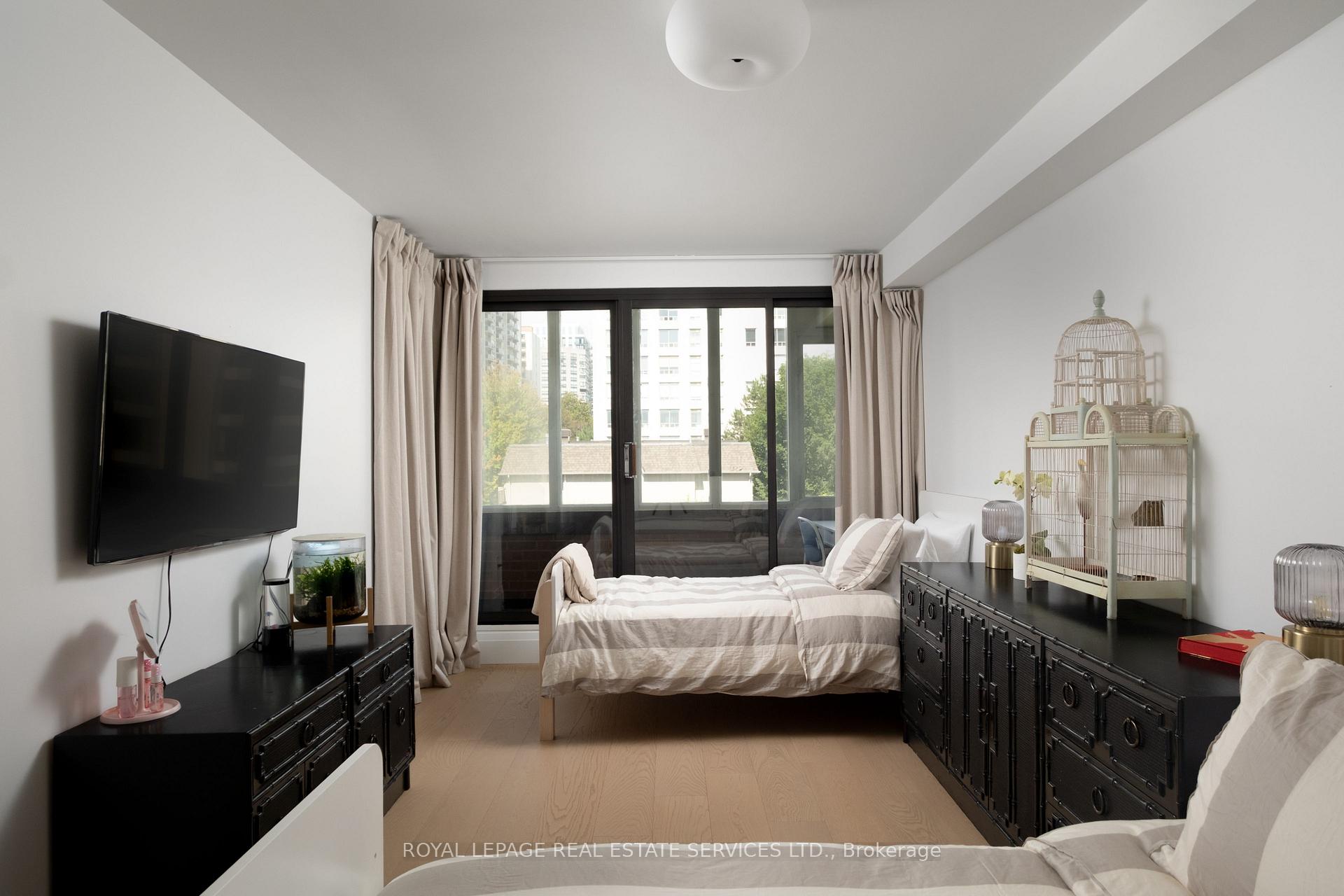 Photo 21 of Unit 402, 349 St. Clair Avenue W, Toronto, Casa Loma — HOMEH
