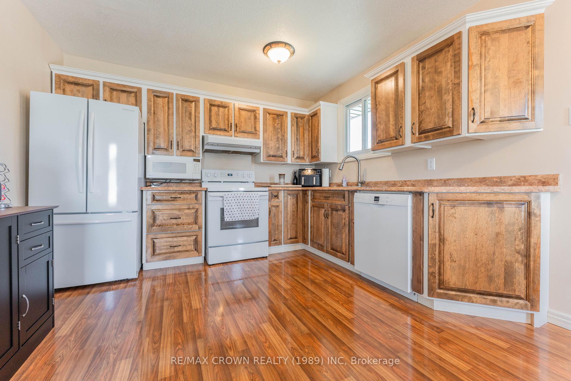 Photo 8 of Unit Val Rita, 112 Williamson Con 1 Road, Kapuskasing — HOMEH