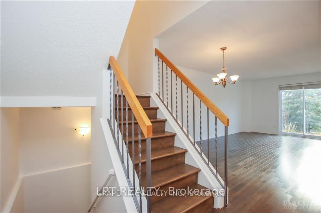 Photo 4 of 121 Erin Crescent, Ottawa, Hunt Club — HOMEH