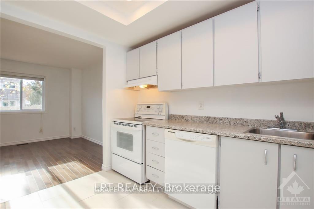 Photo 11 of 121 Erin Crescent, Ottawa, Hunt Club — HOMEH