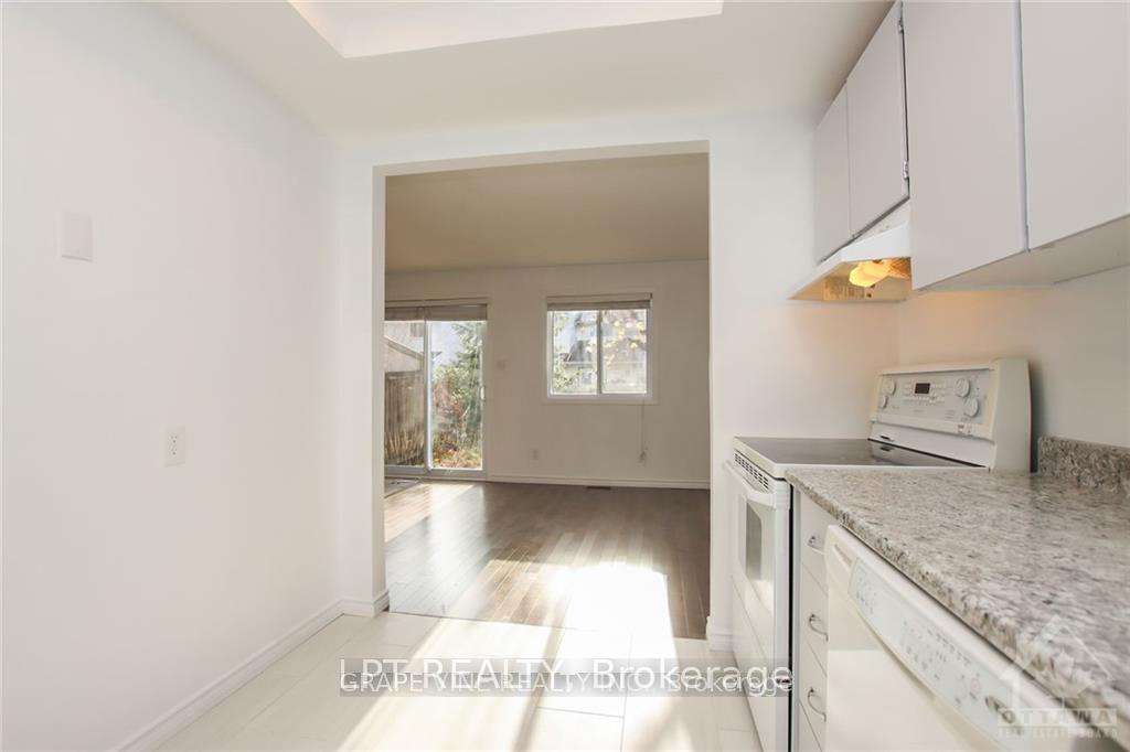 Photo 12 of 121 Erin Crescent, Ottawa, Hunt Club — HOMEH