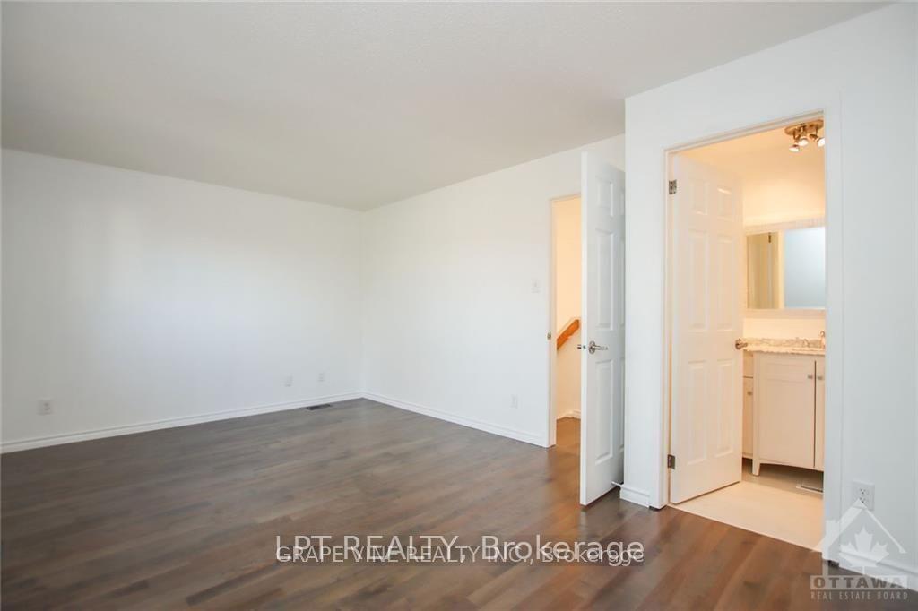 Photo 15 of 121 Erin Crescent, Ottawa, Hunt Club — HOMEH