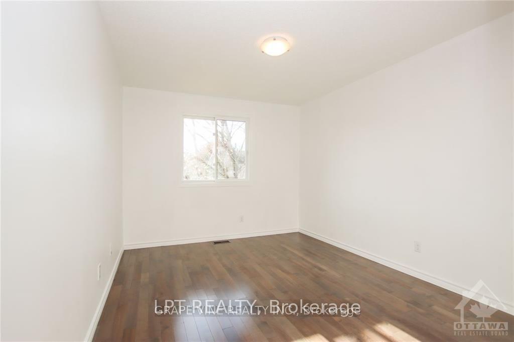 Photo 20 of 121 Erin Crescent, Ottawa, Hunt Club — HOMEH