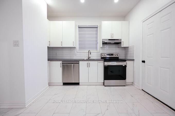 Photo 23 of 14 Blandford Street, Toronto, Oakwood Village — HOMEH