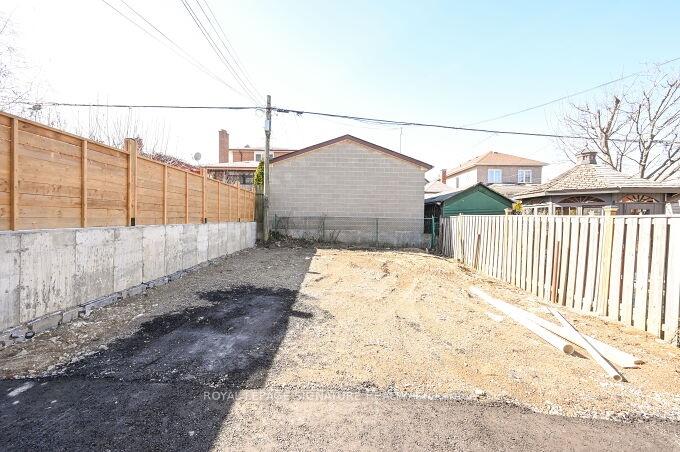 Photo 45 of 14 Blandford Street, Toronto, Oakwood Village — HOMEH