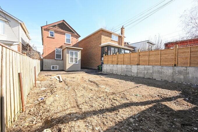 Photo 47 of 14 Blandford Street, Toronto, Oakwood Village — HOMEH
