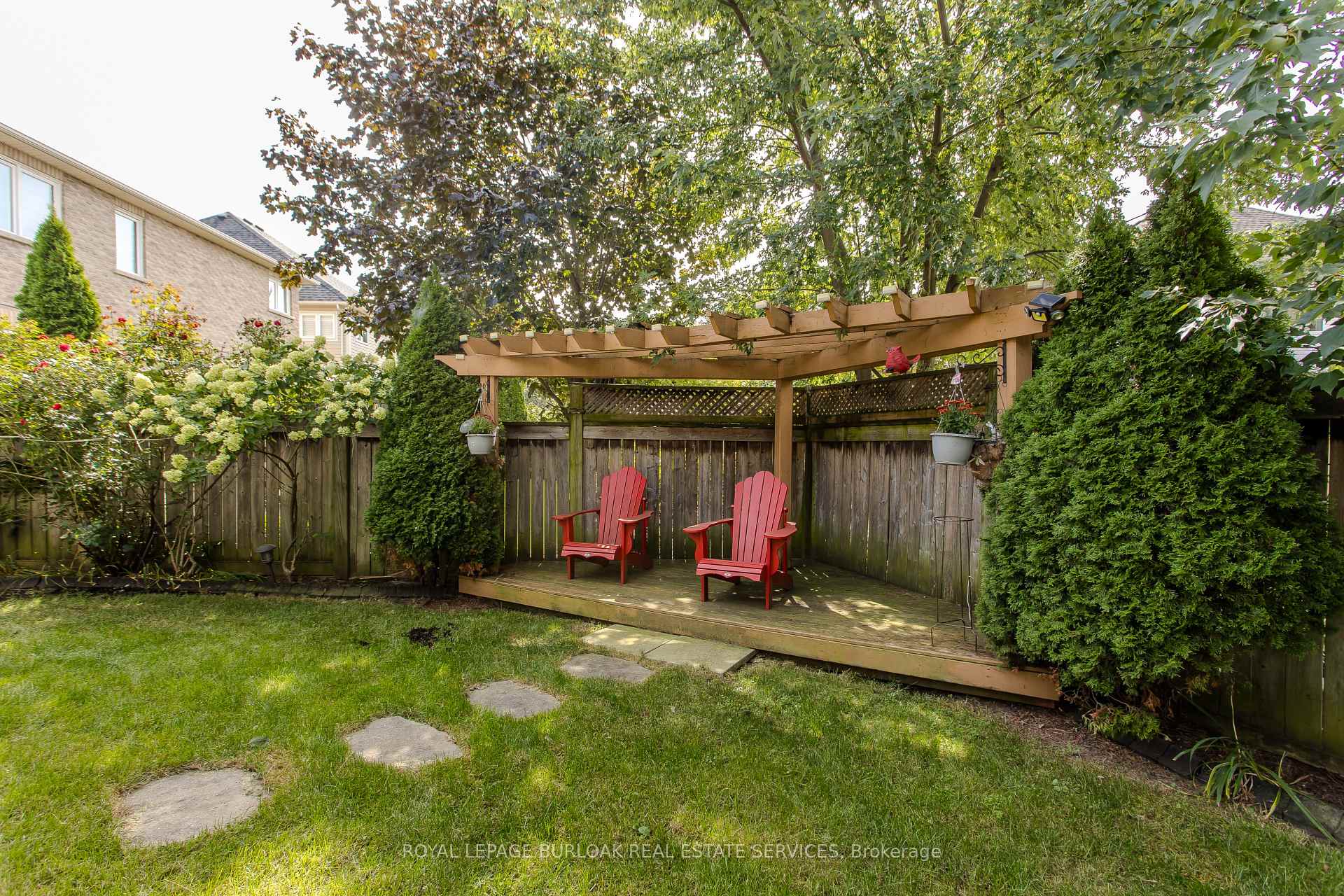 Photo 6 of 2194 Berwick Drive, Burlington, Roseland — HOMEH
