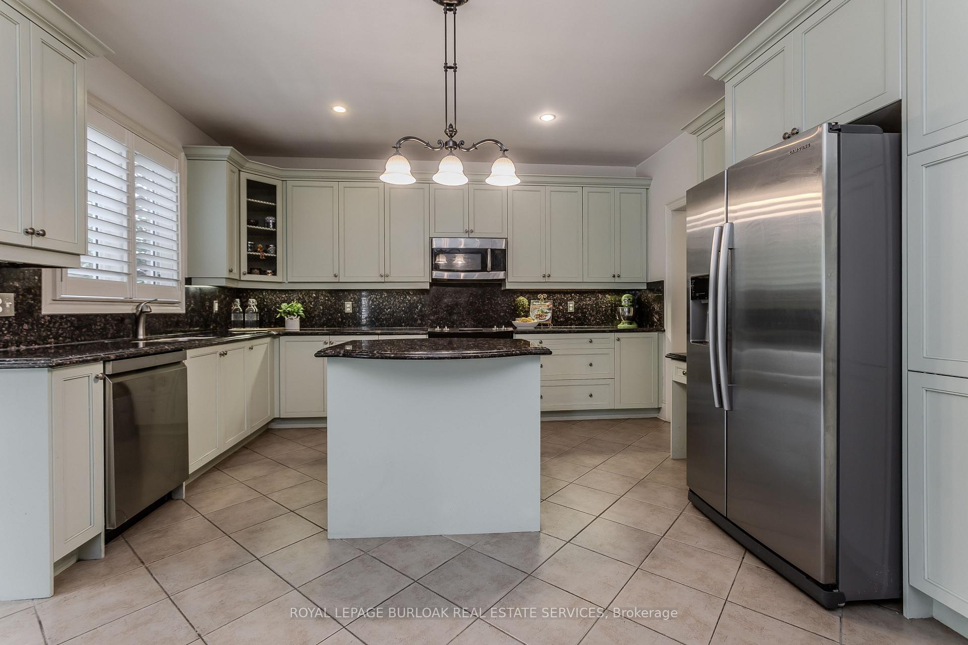Photo 10 of 2194 Berwick Drive, Burlington, Roseland — HOMEH