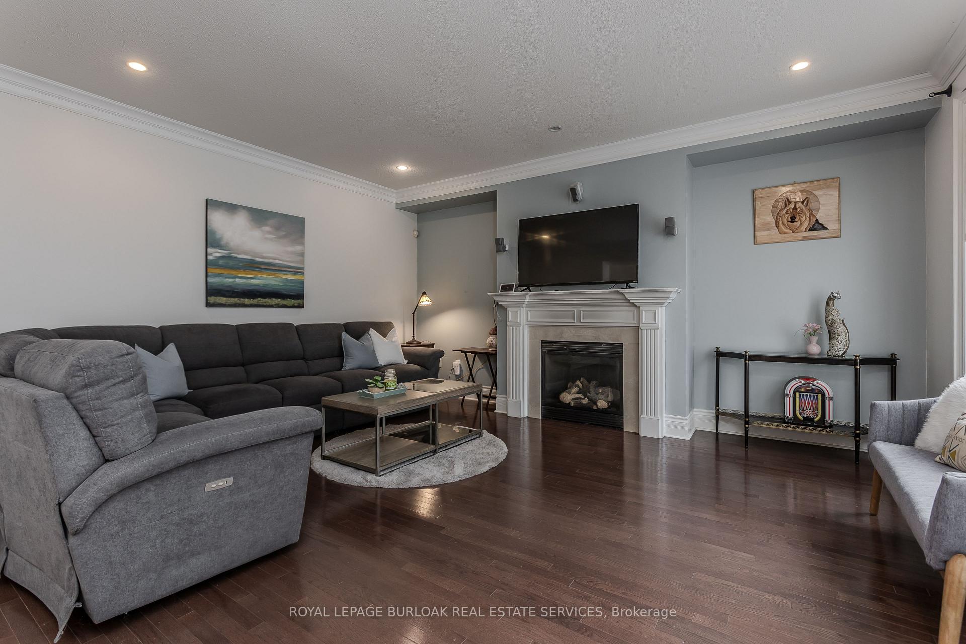 Photo 12 of 2194 Berwick Drive, Burlington, Roseland — HOMEH