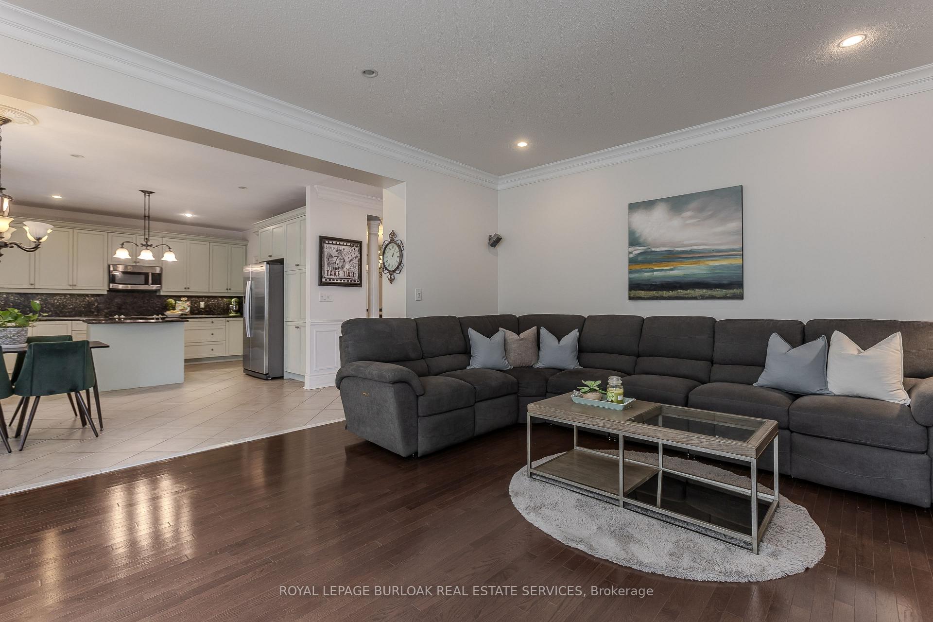 Photo 13 of 2194 Berwick Drive, Burlington, Roseland — HOMEH