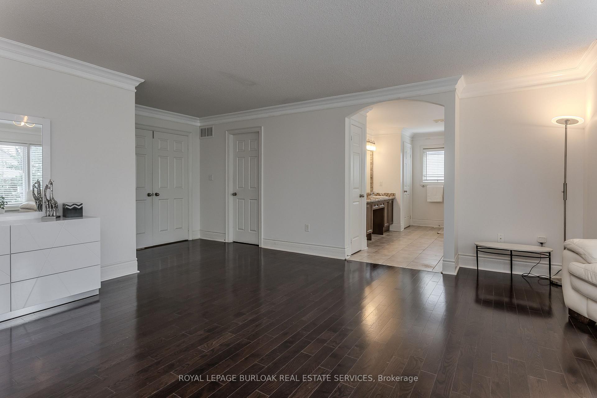 Photo 18 of 2194 Berwick Drive, Burlington, Roseland — HOMEH