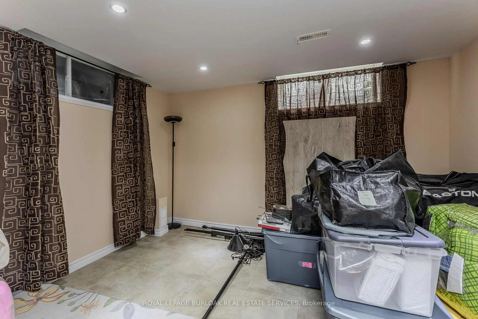 Photo 30 of 2194 Berwick Drive, Burlington, Roseland — HOMEH