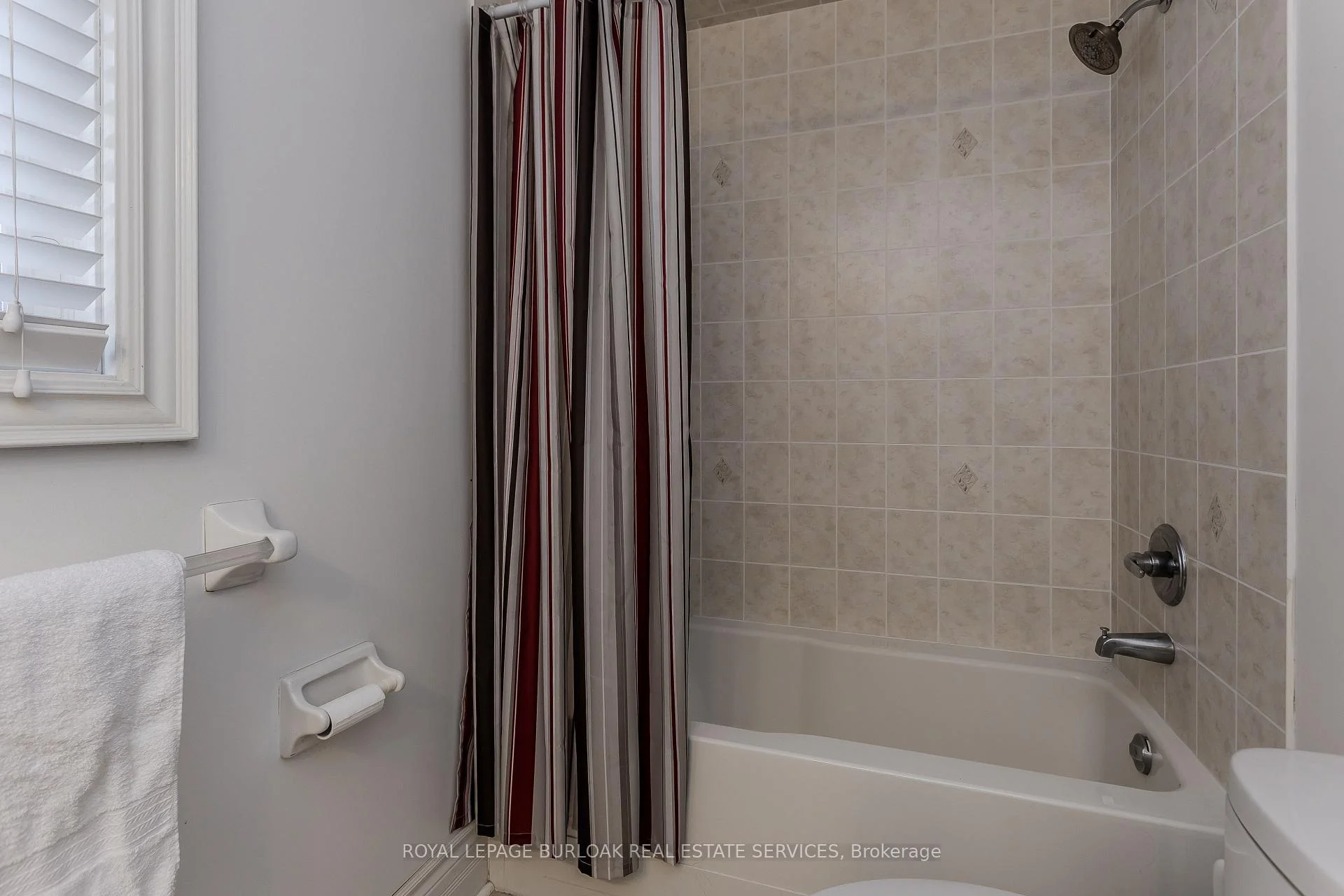Photo 41 of 2194 Berwick Drive, Burlington, Roseland — HOMEH