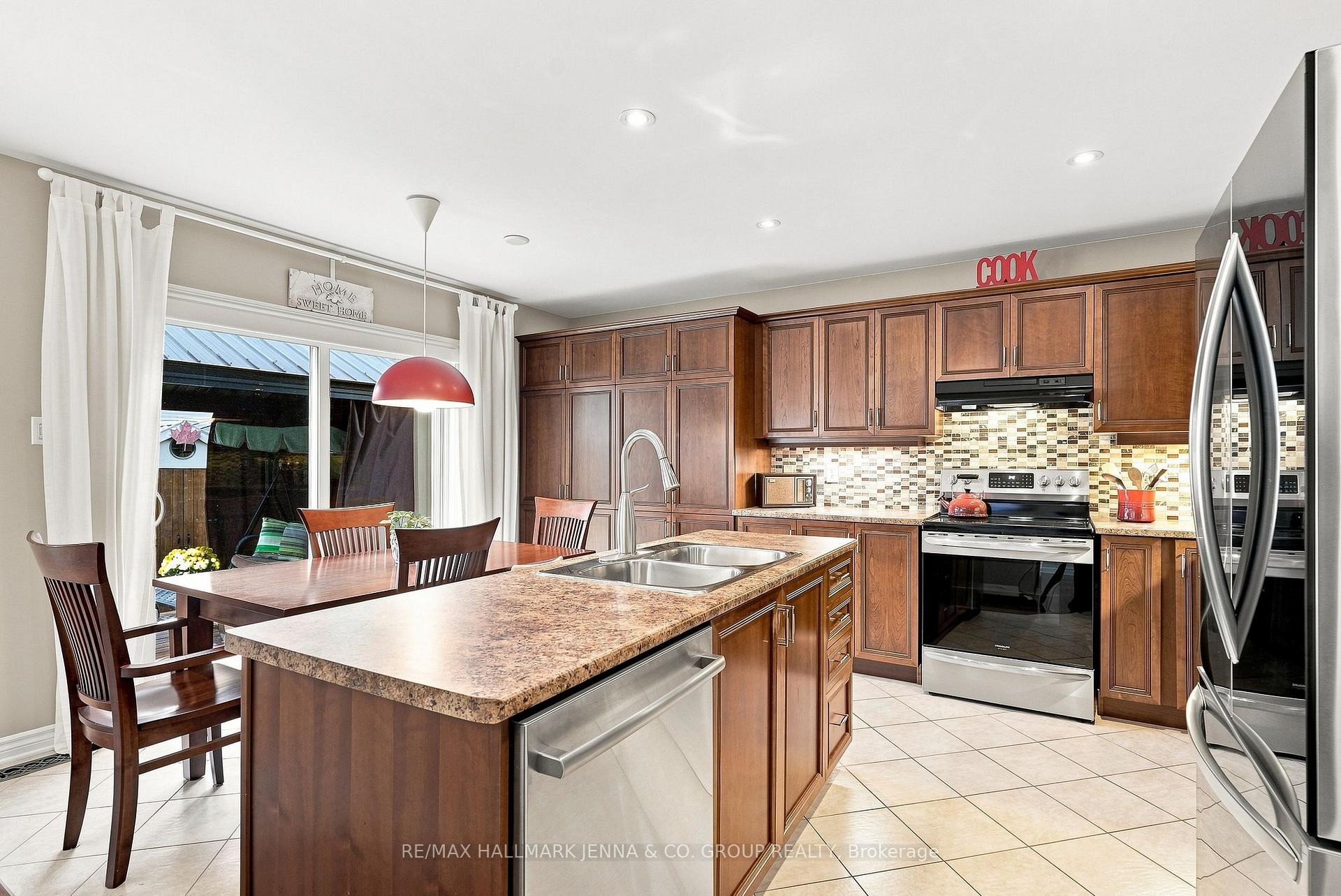 Photo 12 of 2636 Fallingwater Circle, Ottawa, Barrhaven - Half Moon Bay — HOMEH