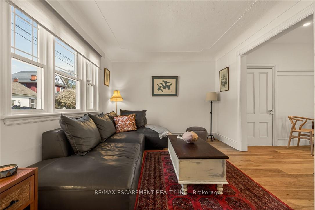Photo 5 of 32 Magill Street, Hamilton, Strathcona — HOMEH