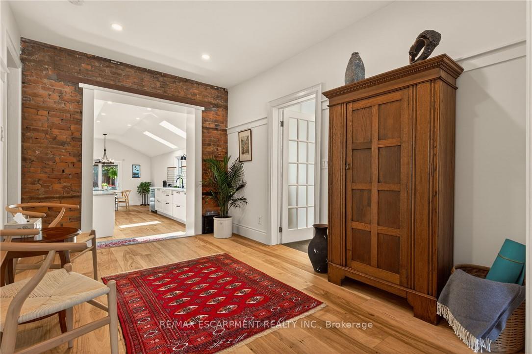 Photo 9 of 32 Magill Street, Hamilton, Strathcona — HOMEH