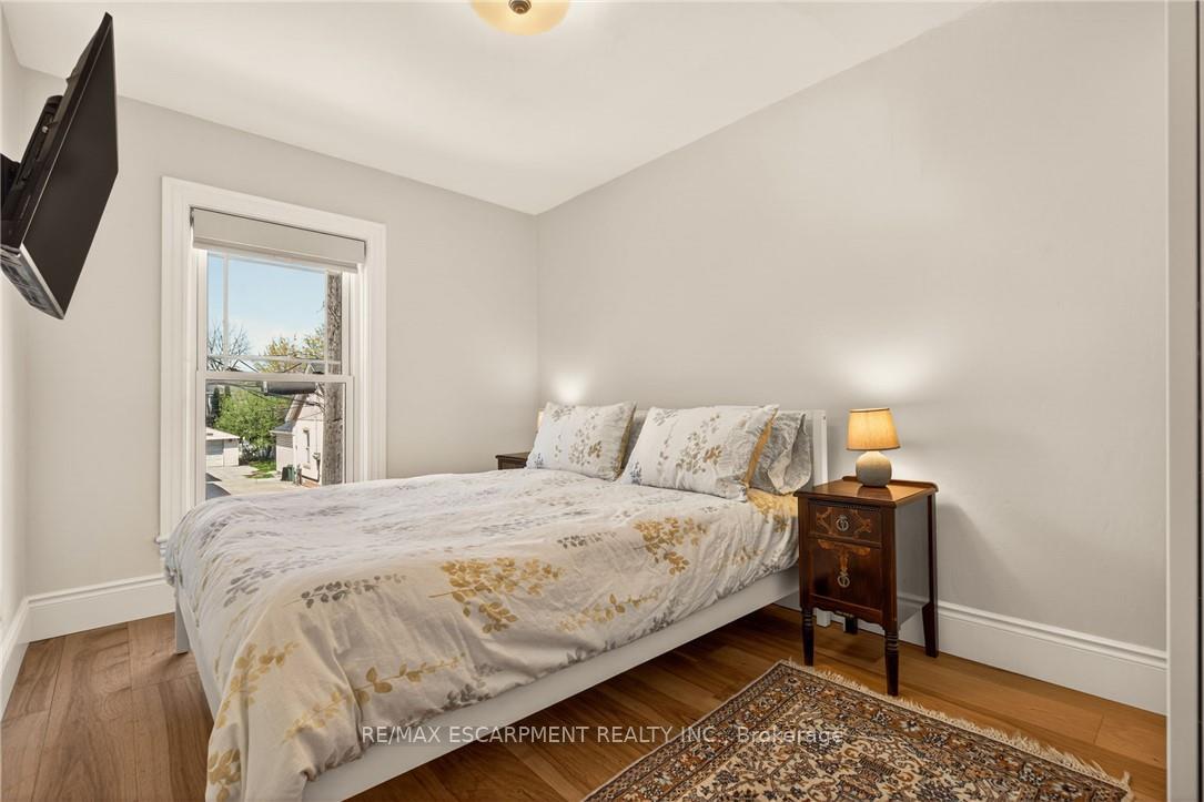 Photo 26 of 32 Magill Street, Hamilton, Strathcona — HOMEH