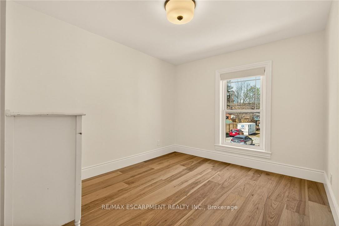 Photo 29 of 32 Magill Street, Hamilton, Strathcona — HOMEH