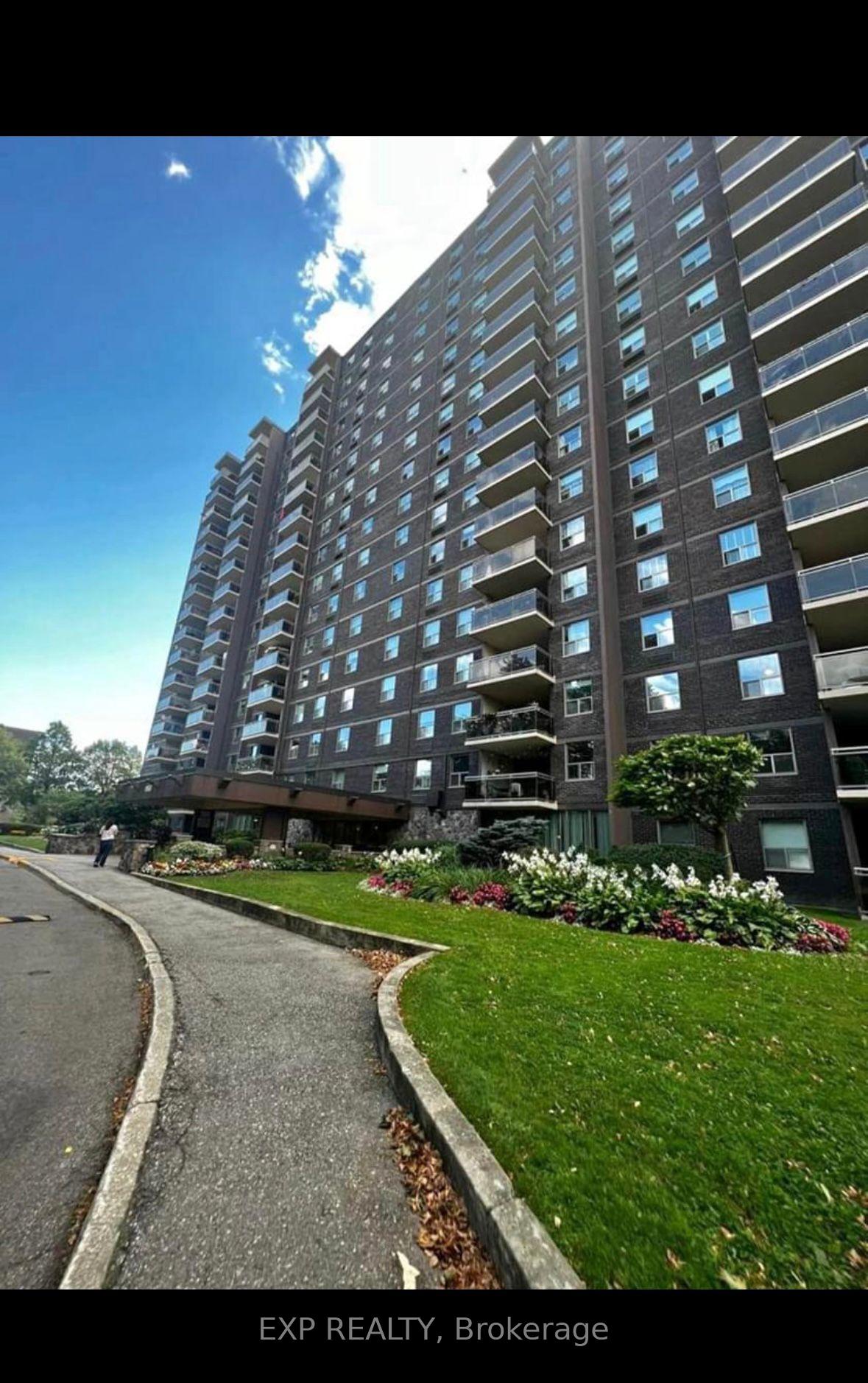 Front of Unit 608, 966 Inverhouse Drive