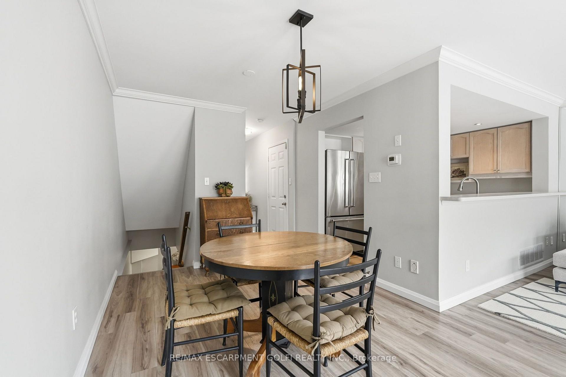 Photo 13 of Unit 103, 3333 New Street, Burlington, Roseland — HOMEH