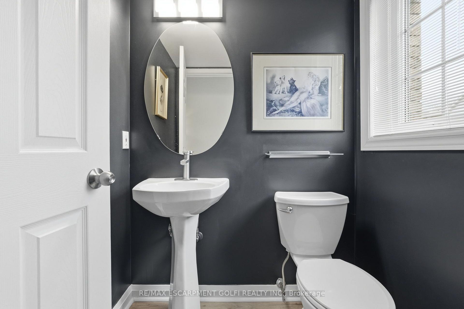 Photo 14 of Unit 103, 3333 New Street, Burlington, Roseland — HOMEH
