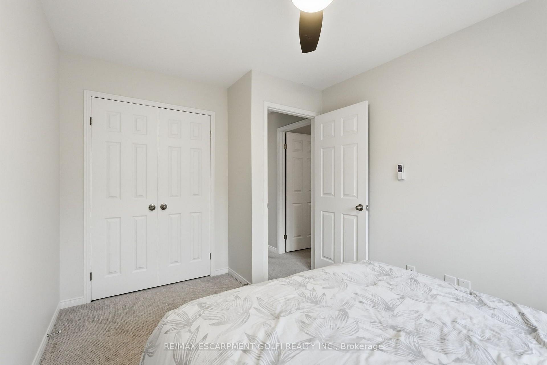 Photo 25 of Unit 103, 3333 New Street, Burlington, Roseland — HOMEH