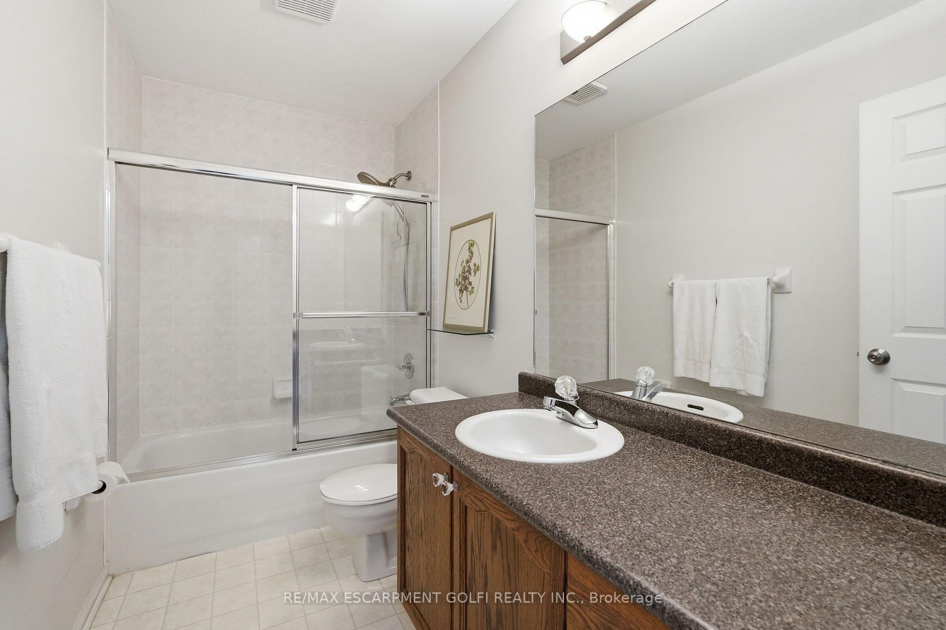 Photo 26 of Unit 103, 3333 New Street, Burlington, Roseland — HOMEH