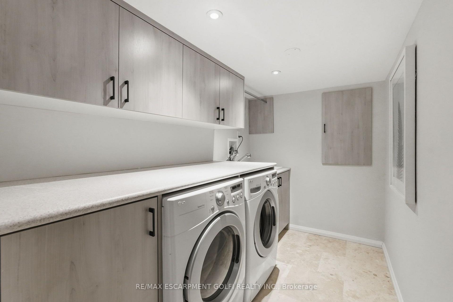 Photo 32 of Unit 103, 3333 New Street, Burlington, Roseland — HOMEH