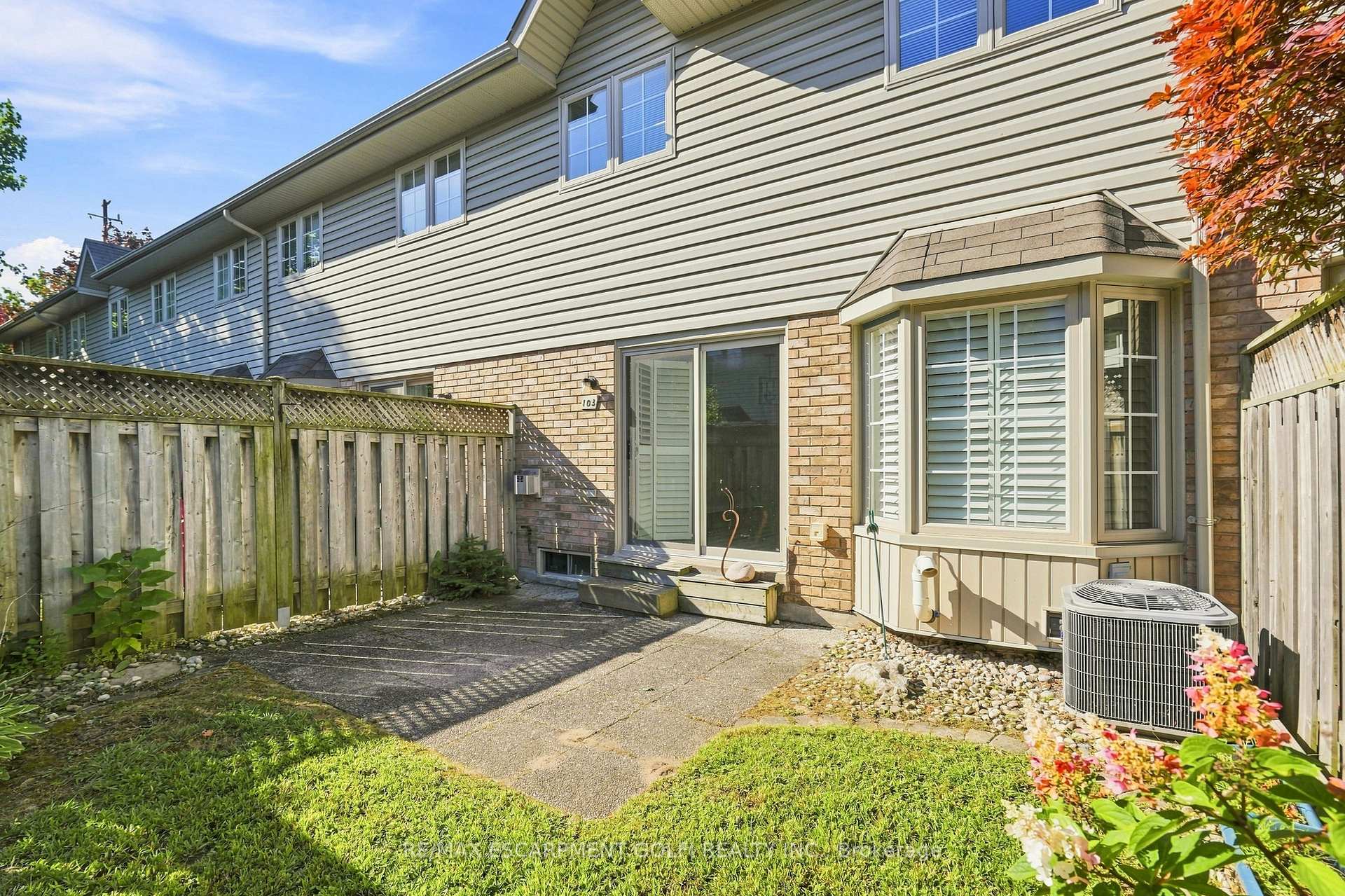 Photo 34 of Unit 103, 3333 New Street, Burlington, Roseland — HOMEH