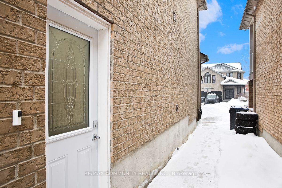 Photo 2 of Unit Bsmt, 64 Fallstar Crescent, Brampton, Fletcher's Meadow — HOMEH