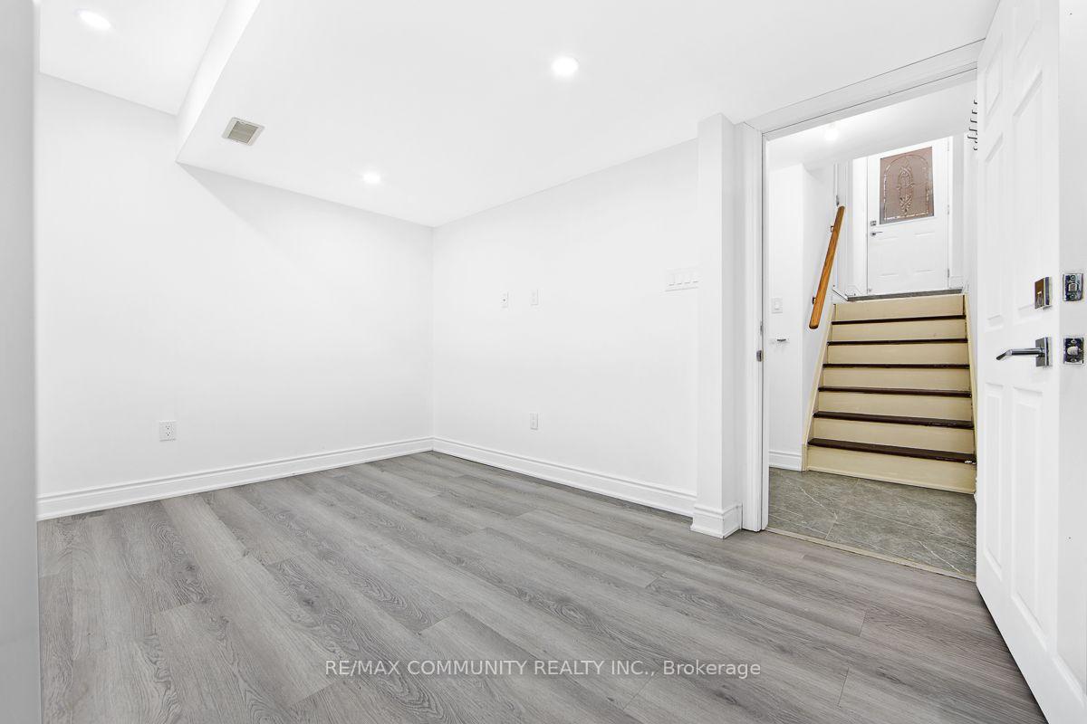 Photo 3 of Unit Bsmt, 64 Fallstar Crescent, Brampton, Fletcher's Meadow — HOMEH