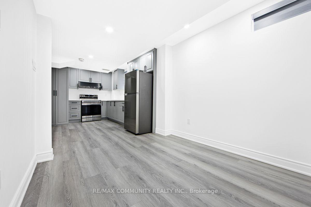 Photo 4 of Unit Bsmt, 64 Fallstar Crescent, Brampton, Fletcher's Meadow — HOMEH