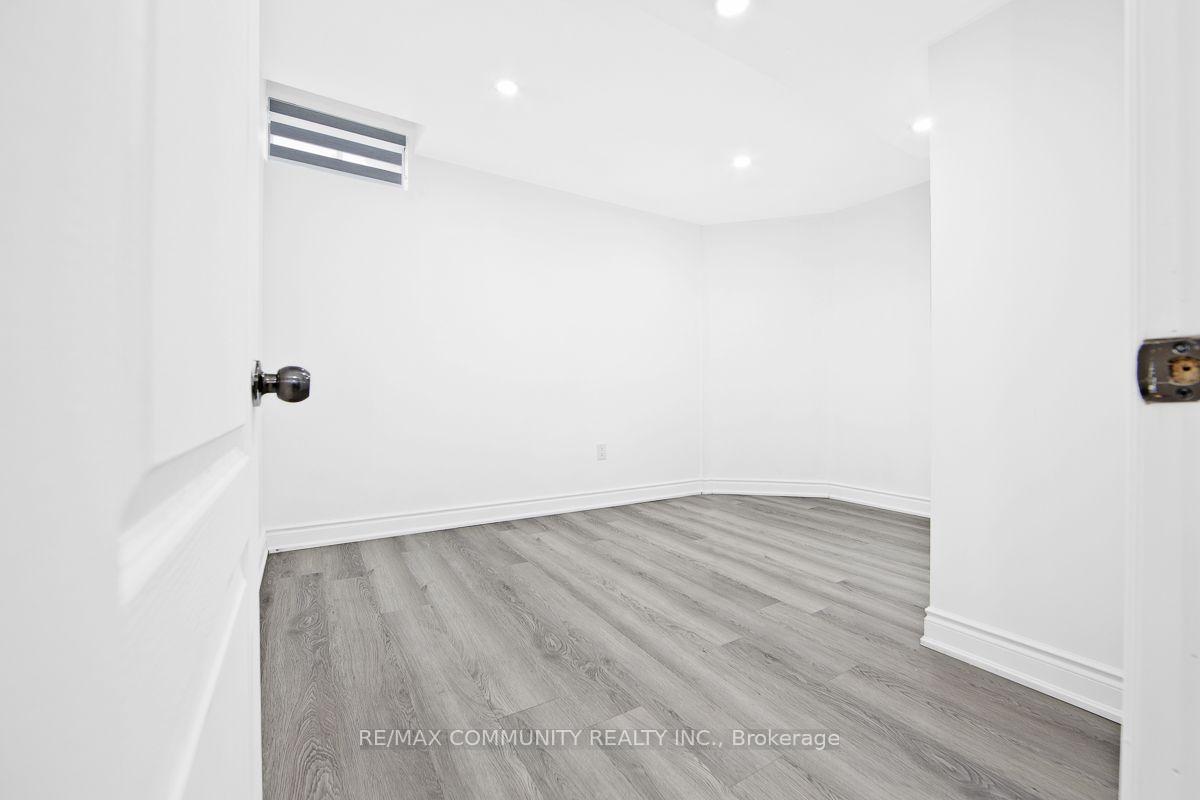 Photo 7 of Unit Bsmt, 64 Fallstar Crescent, Brampton, Fletcher's Meadow — HOMEH
