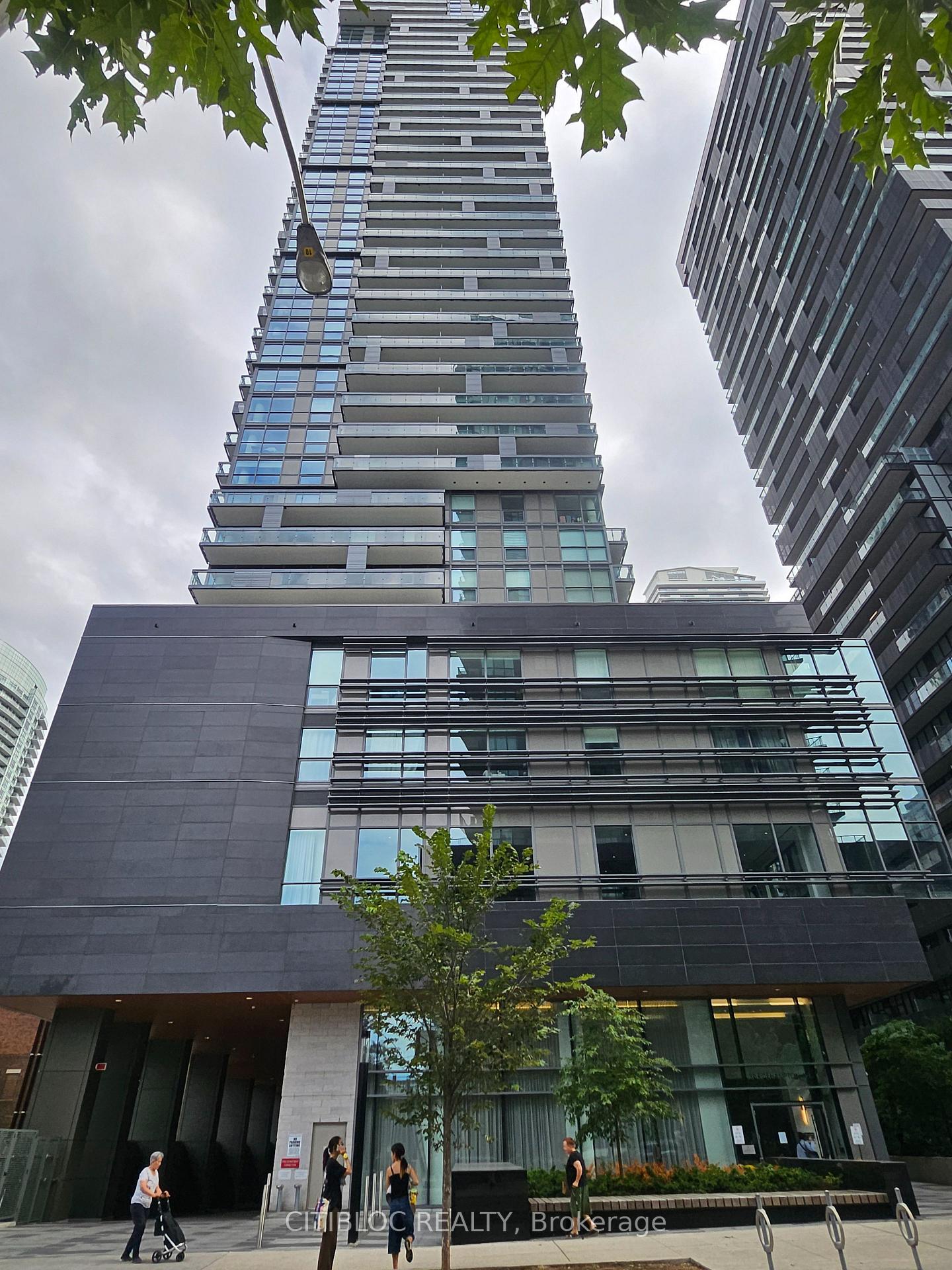 Photo of Unit 601, 39 Roehampton Avenue