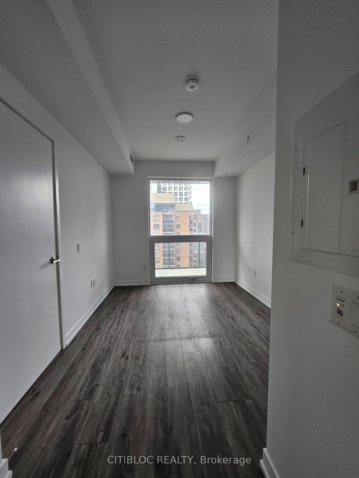 Photo 4 of Unit 601, 39 Roehampton Avenue, Toronto, Mount Pleasant West — HOMEH