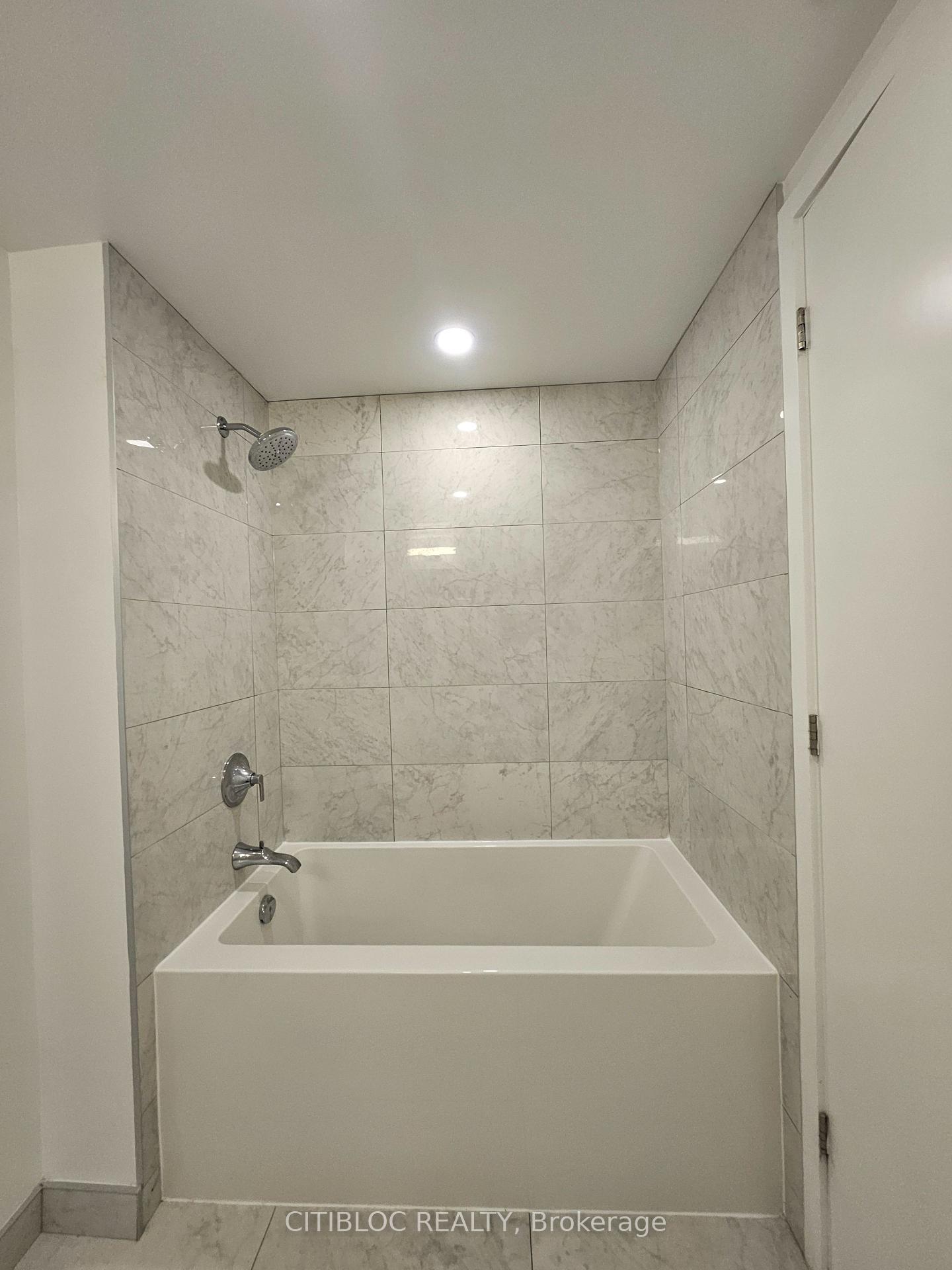 Photo 8 of Unit 601, 39 Roehampton Avenue, Toronto, Mount Pleasant West — HOMEH