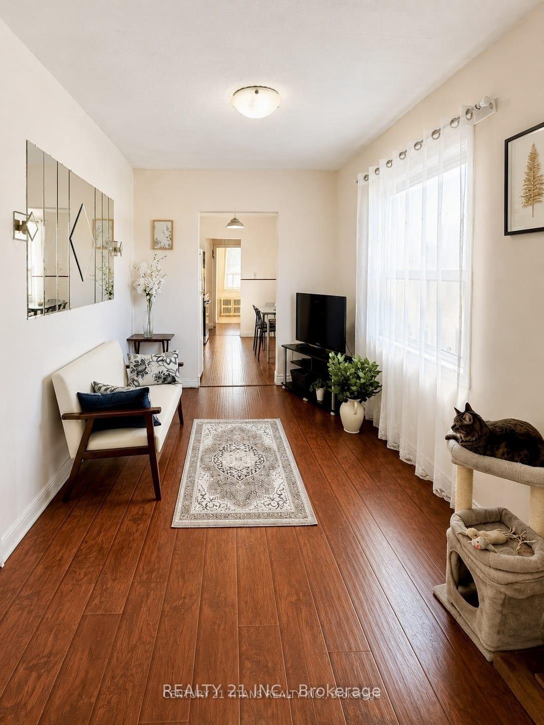 Photo 11 of 8 Mack Avenue, Scarborough, Clairlea-Birchmount — HOMEH