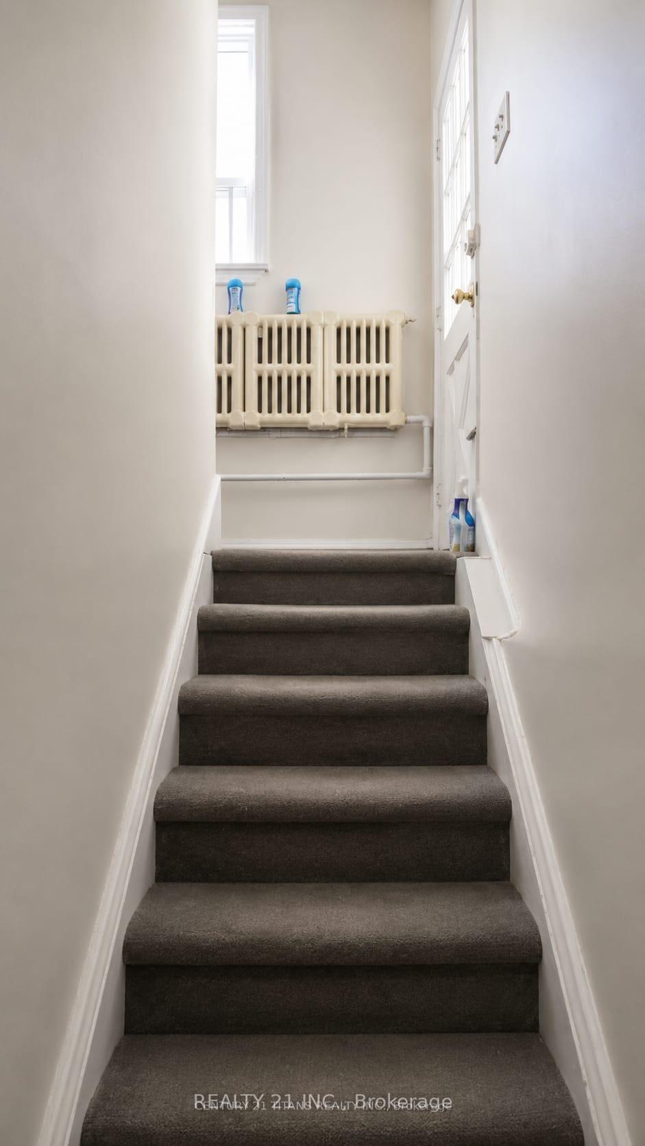 Photo 21 of 8 Mack Avenue, Scarborough, Clairlea-Birchmount — HOMEH