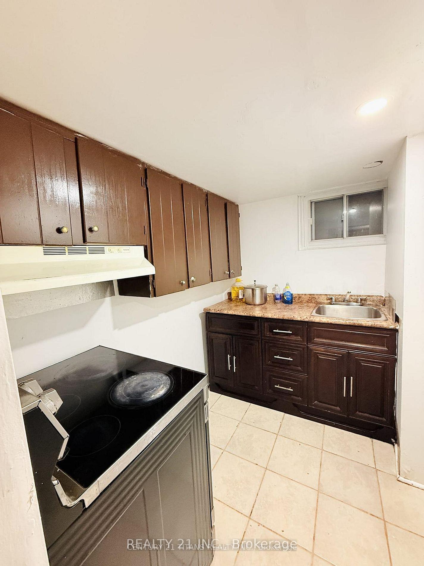 Photo 22 of 8 Mack Avenue, Scarborough, Clairlea-Birchmount — HOMEH
