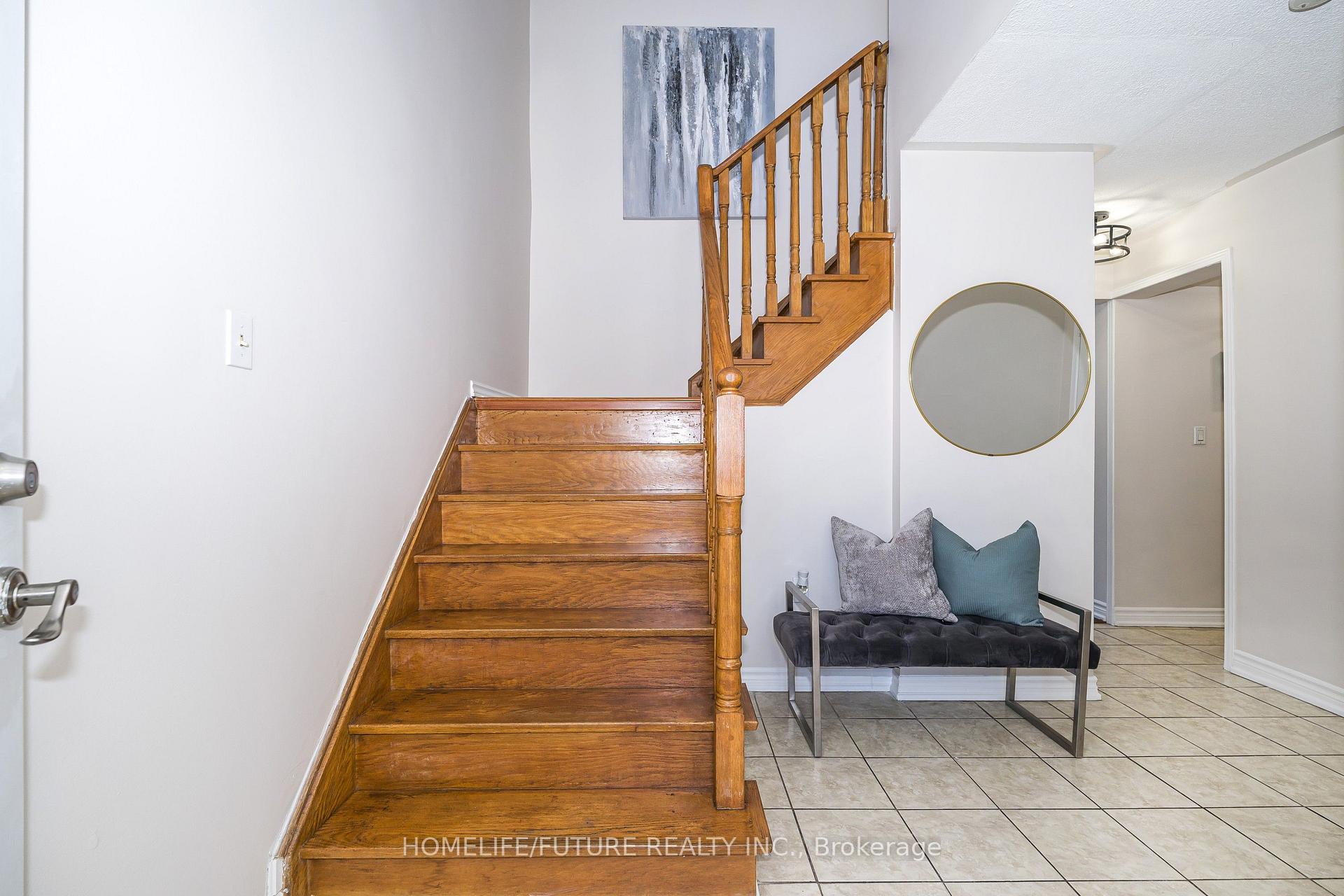 Photo 2 of 48 Creditstone Road, Brampton, Fletcher's Creek South — HOMEH