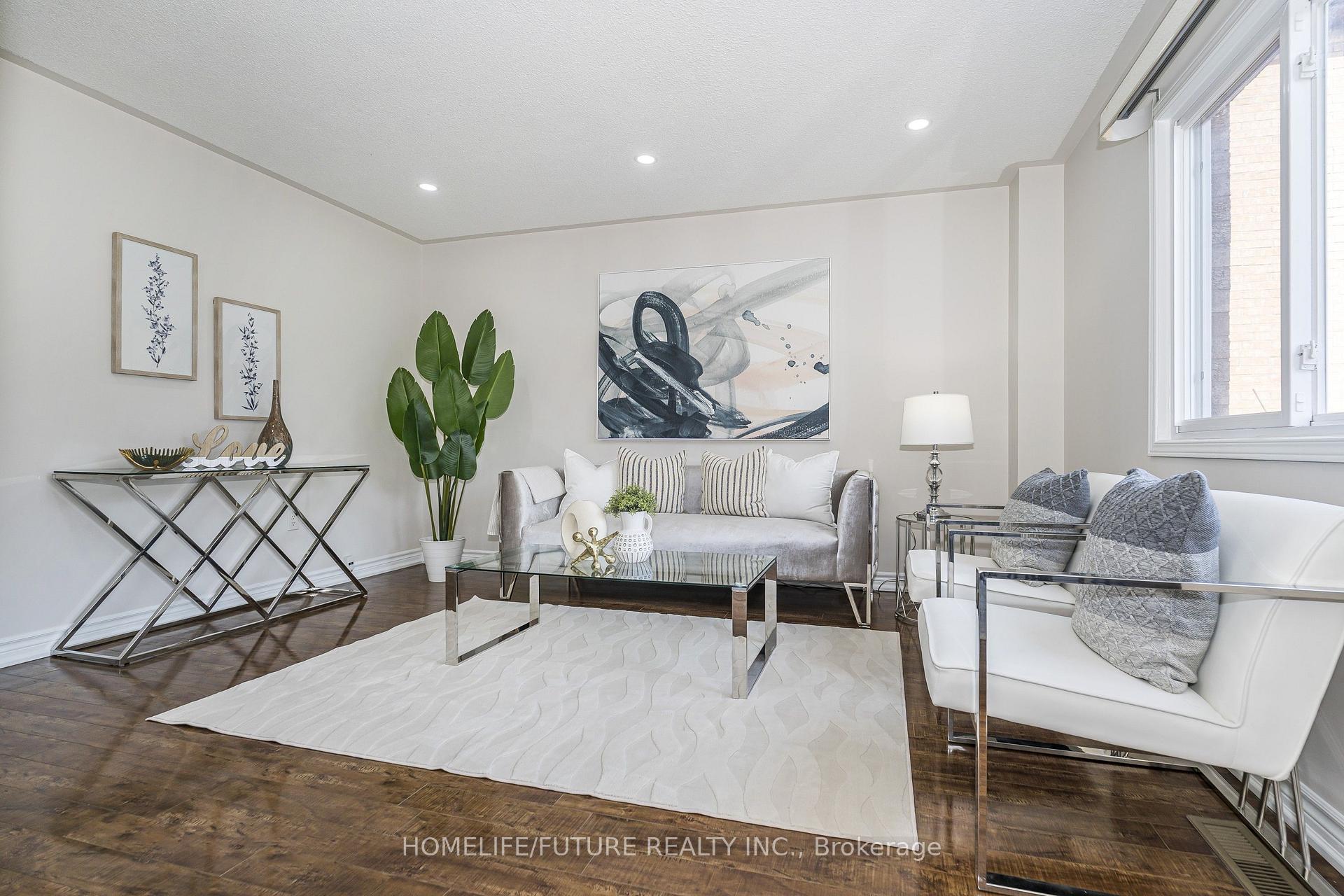 Photo 4 of 48 Creditstone Road, Brampton, Fletcher's Creek South — HOMEH