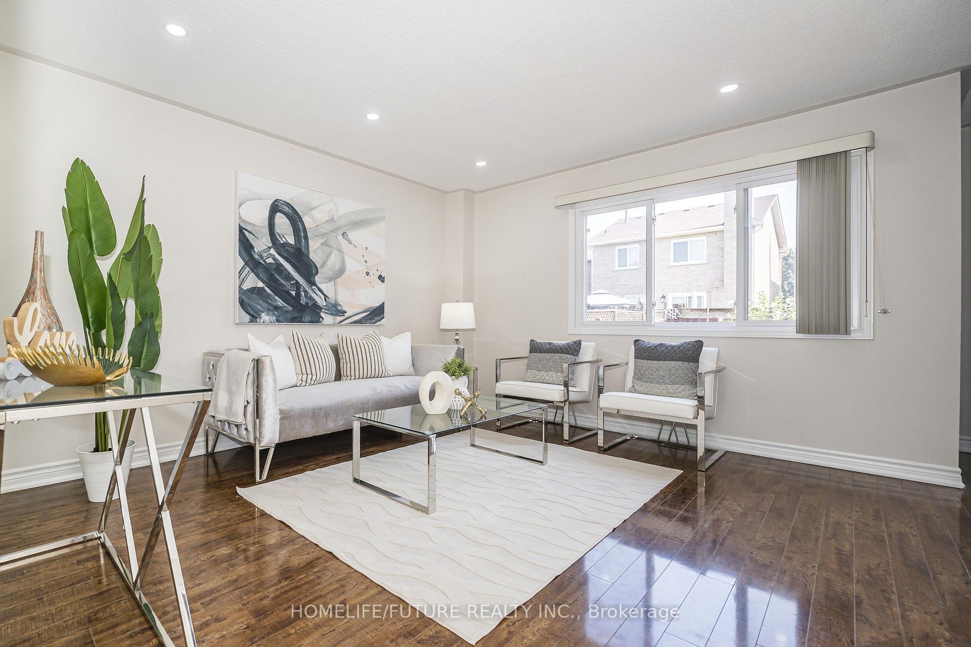 Photo 5 of 48 Creditstone Road, Brampton, Fletcher's Creek South — HOMEH