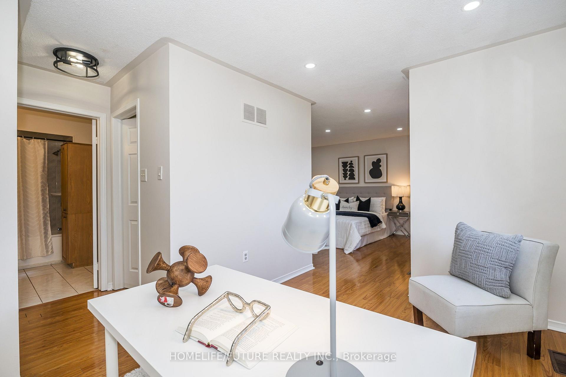 Photo 17 of 48 Creditstone Road, Brampton, Fletcher's Creek South — HOMEH